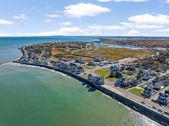 335 Ocean St, Marshfield MA 02050