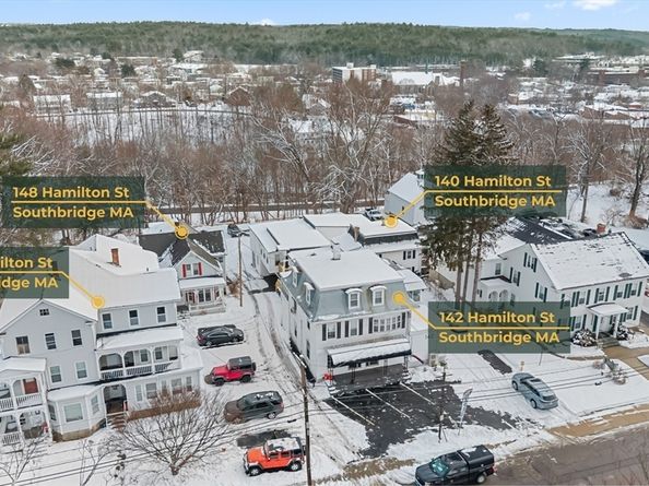 140-152 Hamilton St, Southbridge MA 01550