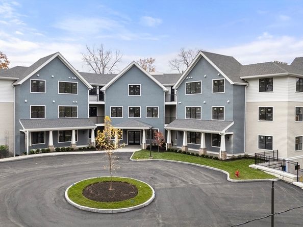 16 Stearns Rd 103 103, Wellesley MA 02482