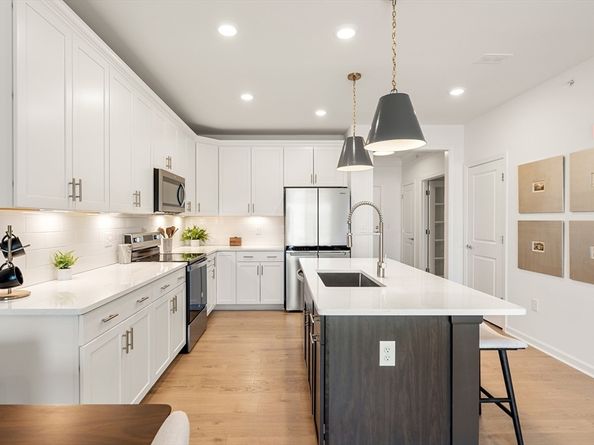 320 Martins Landing Way 404, North Reading MA 01864