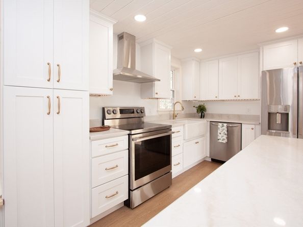 14 Bartlett St, Oxford MA 01540