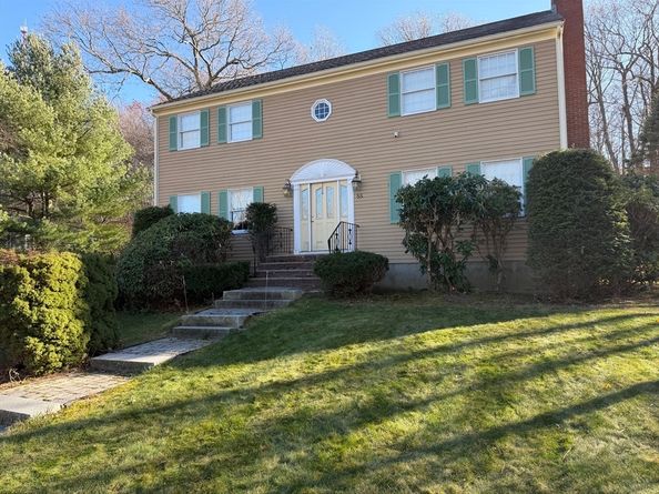 88 Patricia Dr, Milton MA 02186