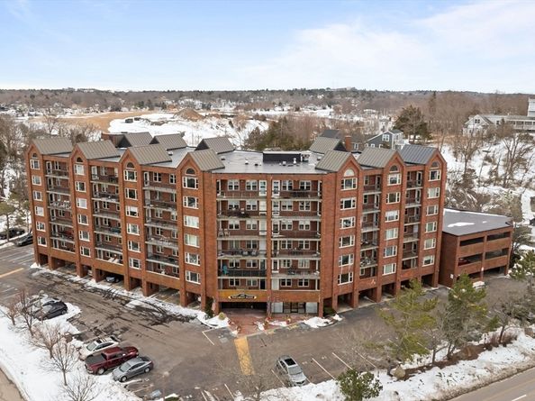 155 George Washington Blvd 210, Hull MA 02045