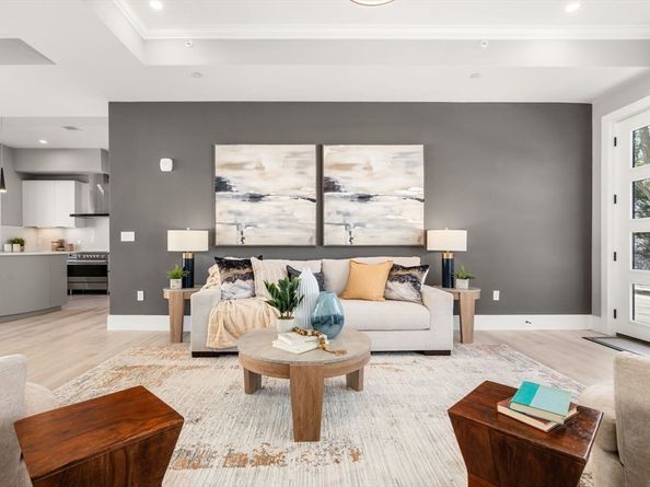 24 Wilson Cir 24, Newton MA 02461