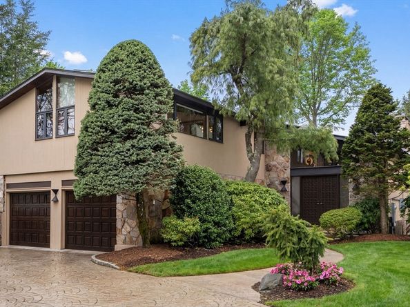 133 Oak Hill St, Newton MA 02459