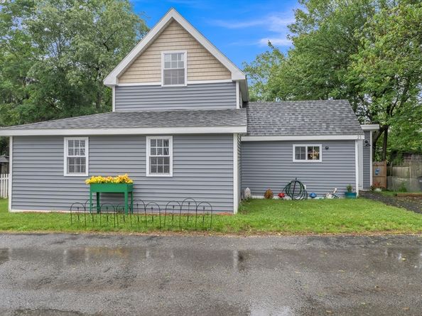 21 Myrtle Ave, Sterling MA 01564