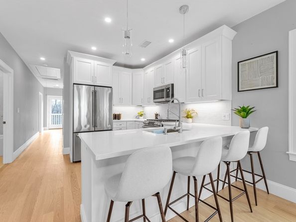 105 Neponset Ave 105, Boston MA 02131