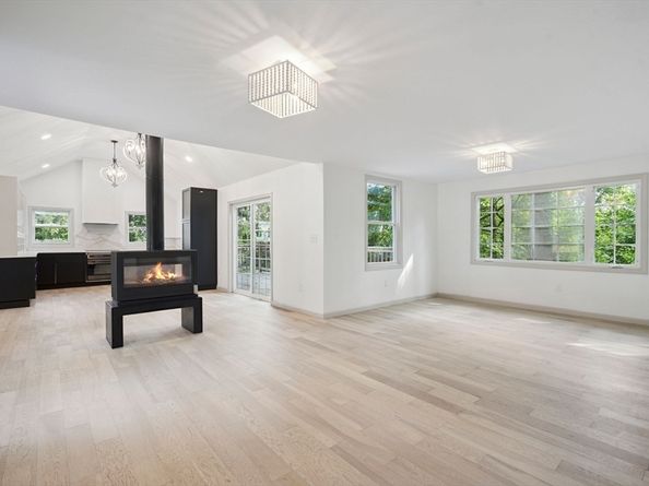 18 Chestnut Hill Rd, Millville MA 01529