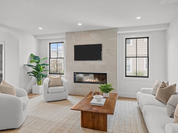 27-29 Dartmouth St 1, Arlington MA 02474