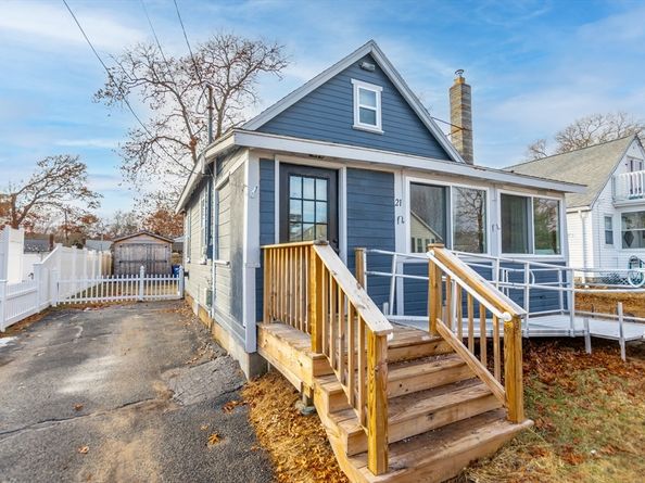 21 Bayview St, Wareham MA 02571