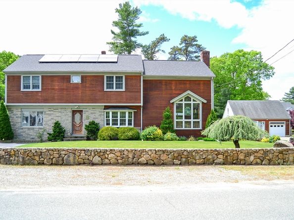 110 Mayflower Ridge Dr, Wareham MA 02571