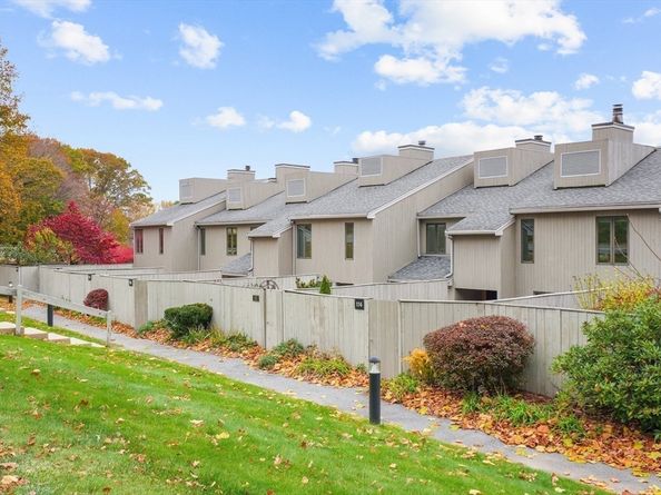 115 Mill Pond 115, North Andover MA 01845