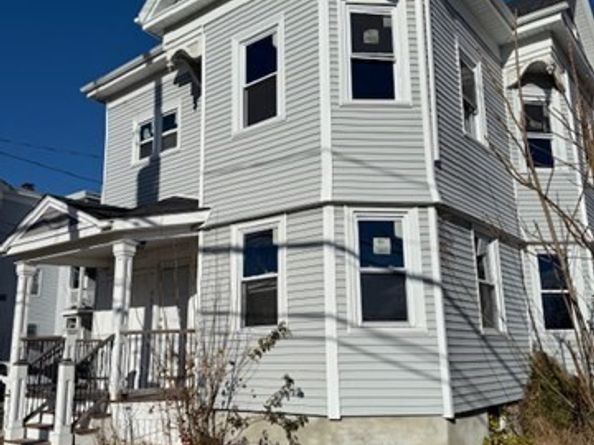 863 N Main St, Brockton MA 02301