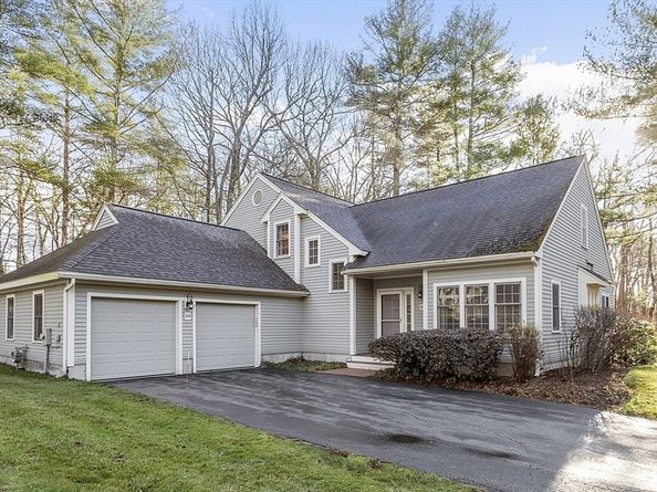 34 Pickman Dr, Bedford MA 01730