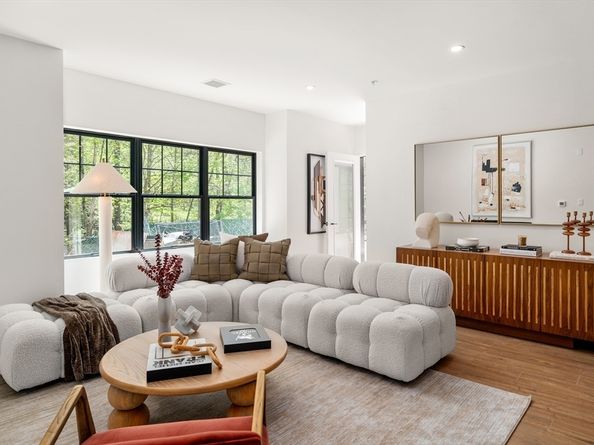 20 Audubon Way 205, Canton MA 02021