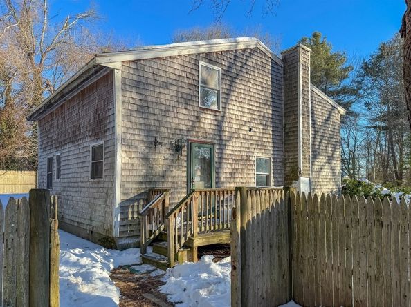 23 Fifth Ave, Lakeville MA 02347