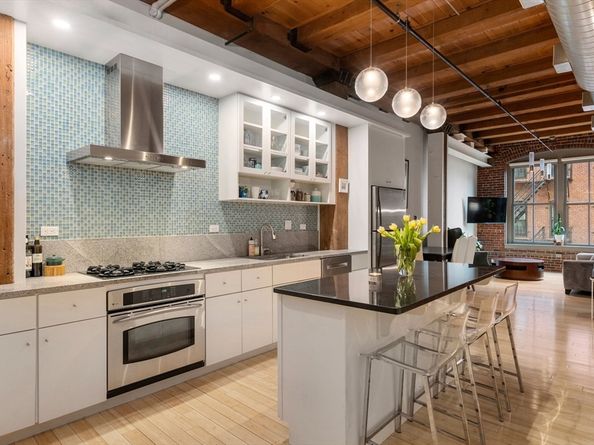 35 Channel Center St 303, Boston MA 02210