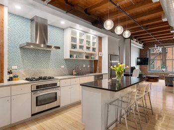 35 Channel Center St