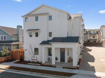 101 Sunnyside Court