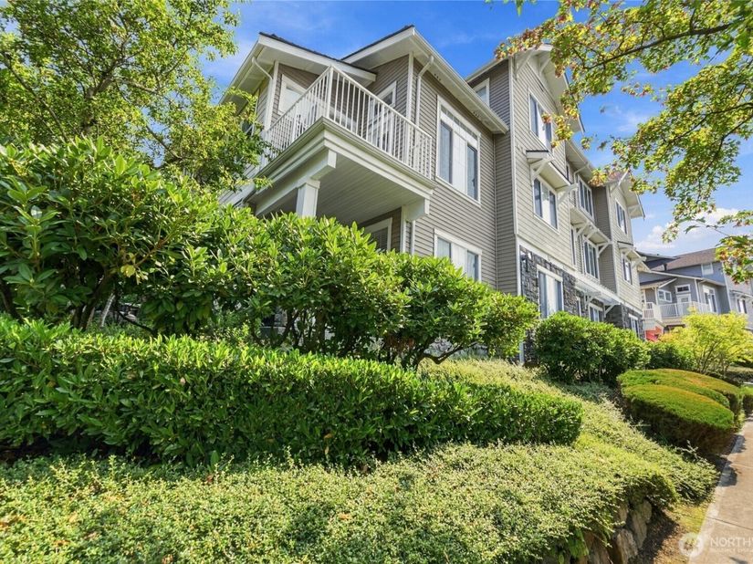 1601 NE Katsura Street 101, Issaquah WA 98029