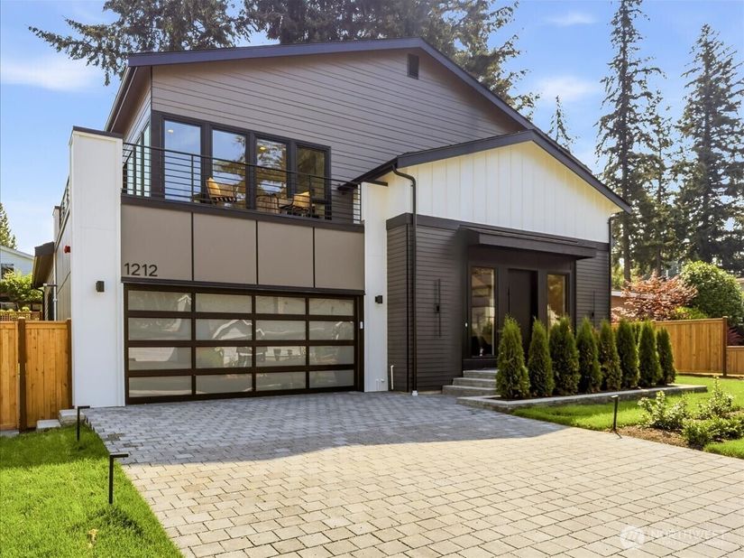 1212 143rd Avenue SE, Bellevue WA 98007