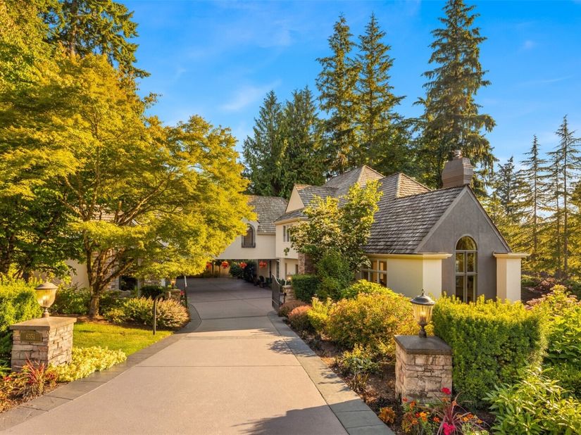 6351 163rd Place SE, Bellevue WA 98006
