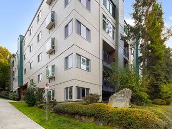 9710 5th Ave NE
