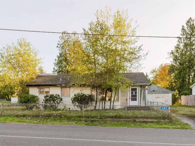 645 NW Tracy Avenue, Bremerton WA 98311