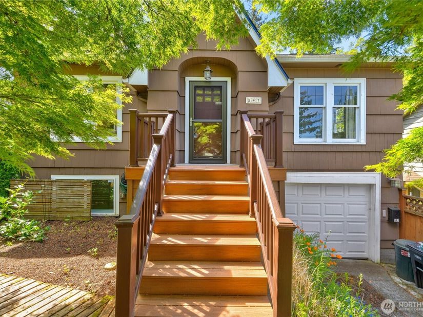 547 NE 91st Street, Seattle WA 98115