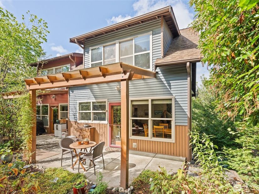 6000 17th Avenue SW 23, Seattle WA 98106