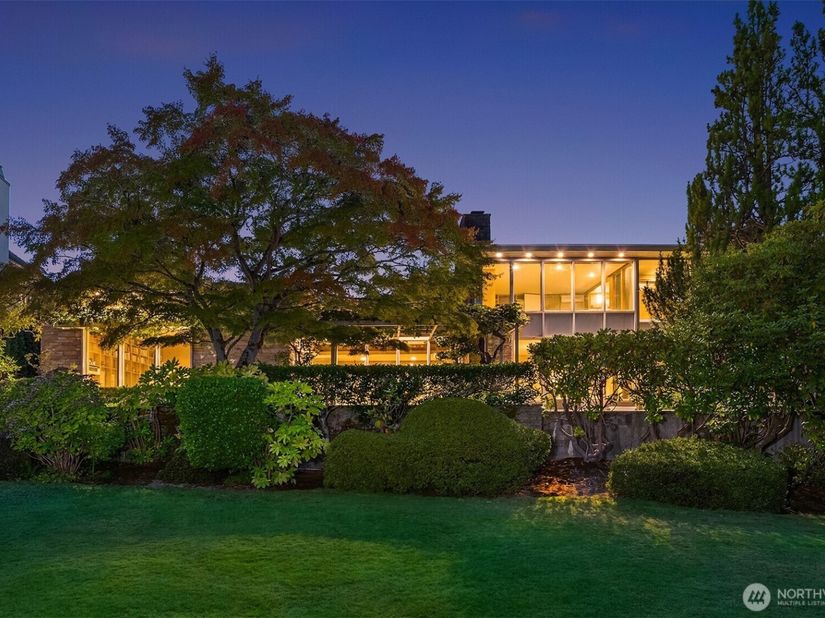 2222 Waverly Way E, Seattle WA 98112