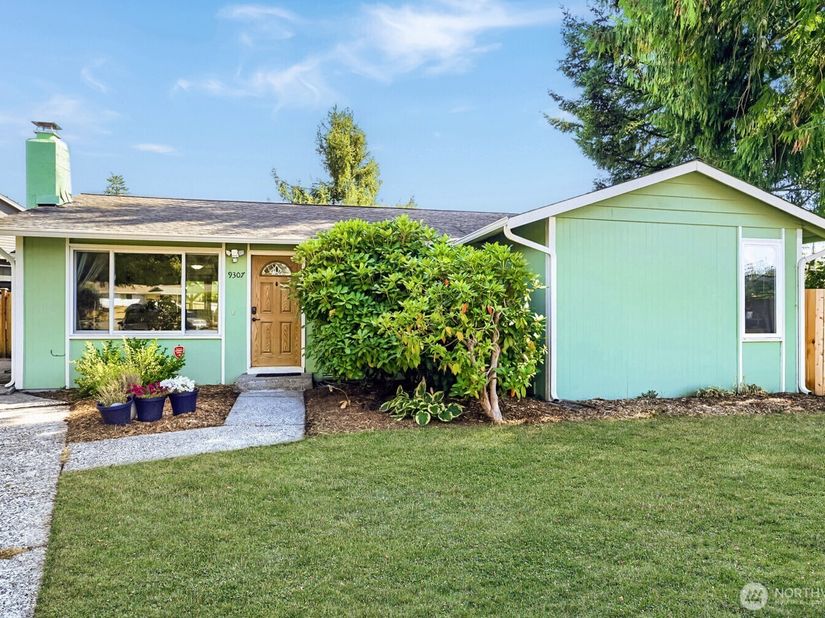 9307 3rd Place SE, Everett WA 98208