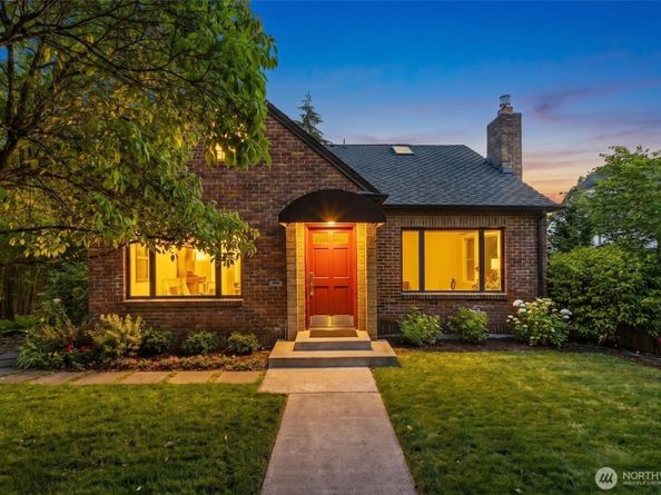 3033 45th Avenue SW, Seattle WA 98116