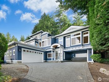 13130 Holmes Point Drive NE