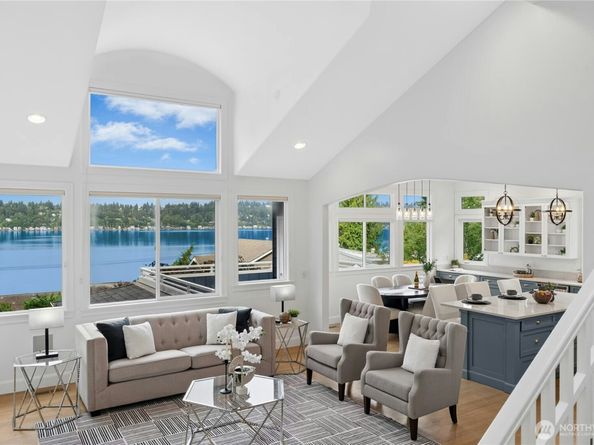 13130 Holmes Point Drive NE, Kirkland WA 98034