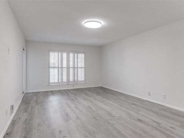 4859  Cedar Springs Road  142, Dallas Texas 75219