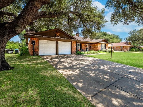 5013  South Drive , Fort Worth Texas 76132