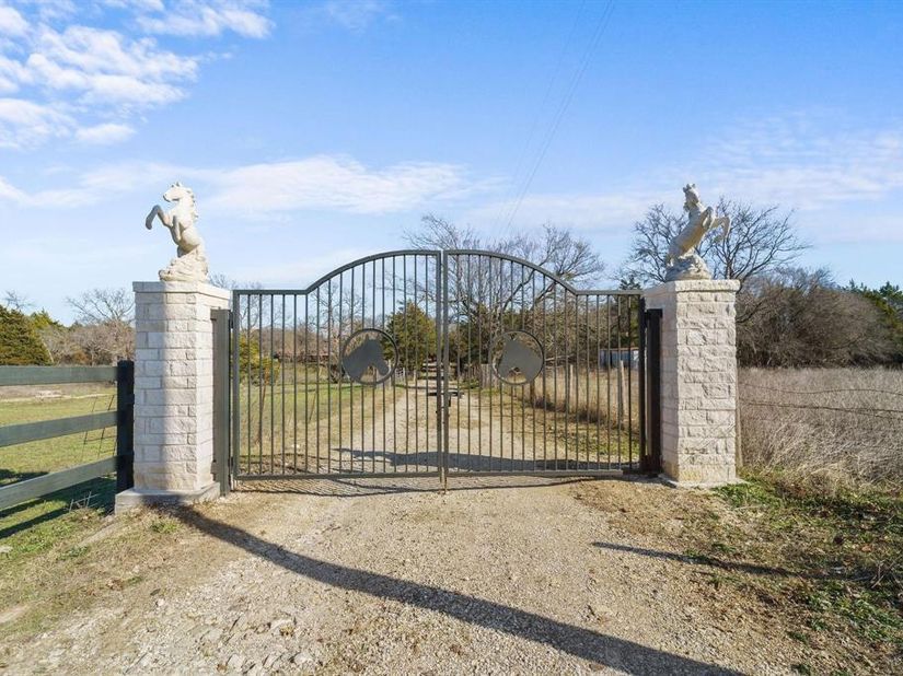1006 S Clark Road , Cedar Hill Texas 75104