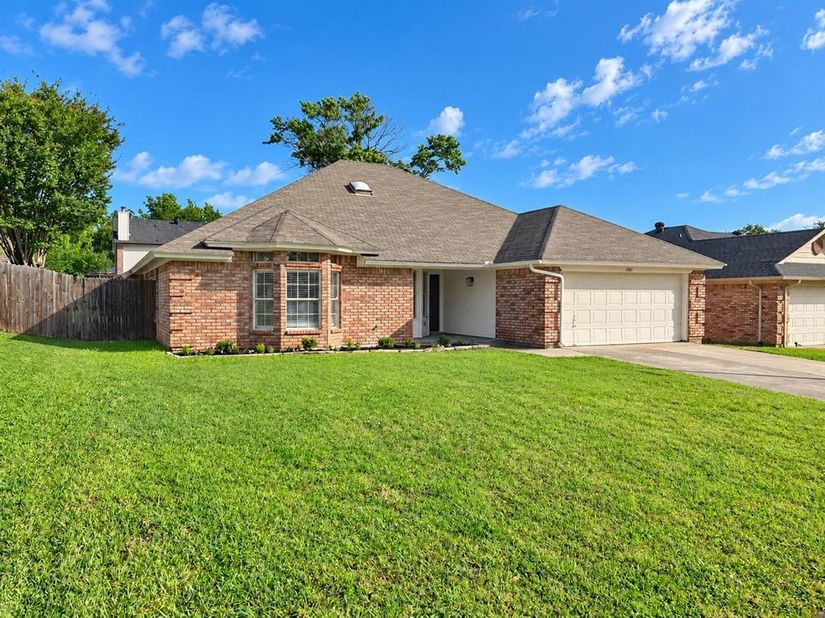 1507  Lincoln Drive , Mansfield Texas 76063