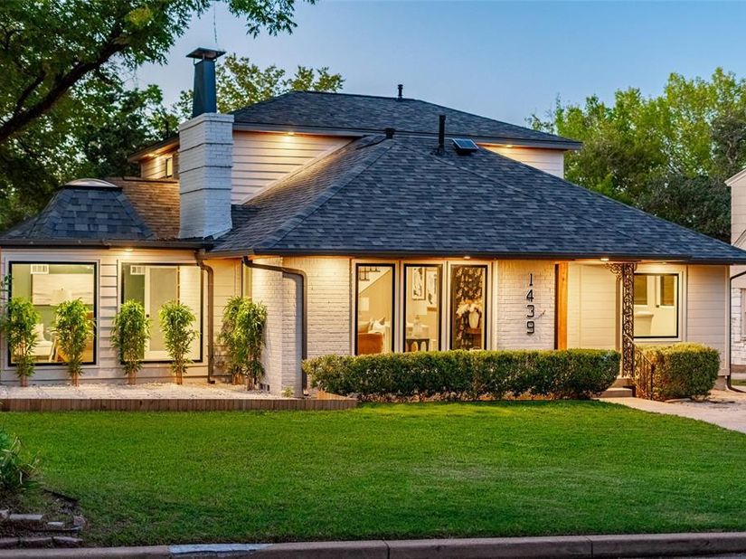 1439  Junior Drive , Dallas Texas 75208