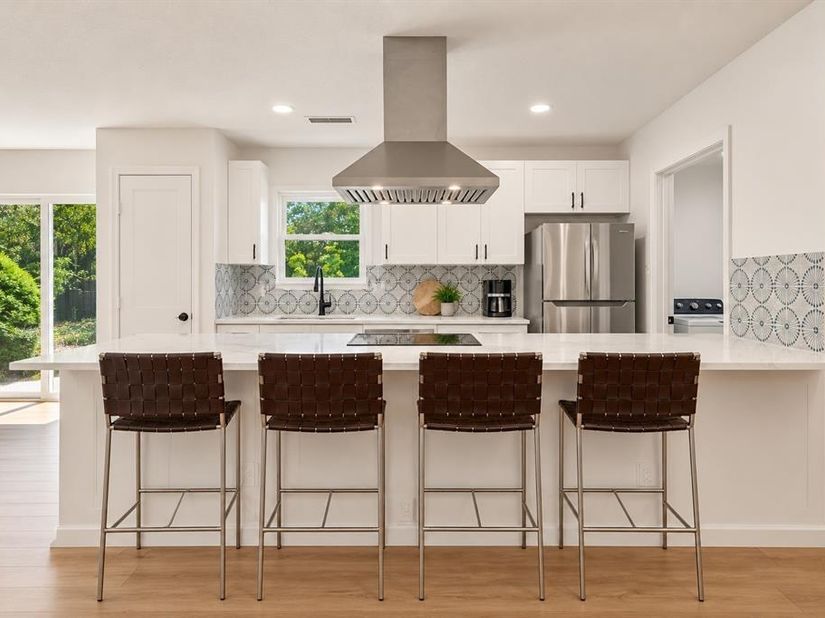 2620  Avenida Loop , Irving Texas 75062