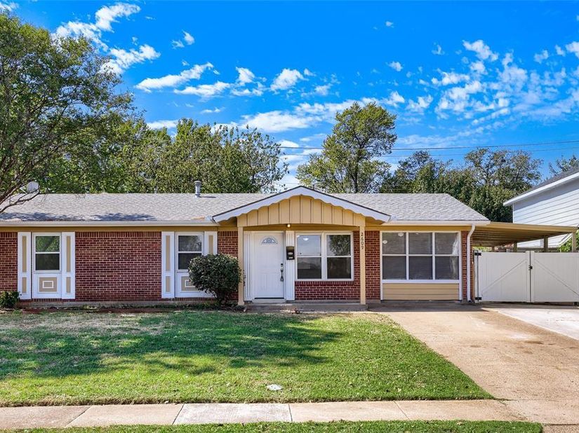 2609  Harvard Street N, Irving Texas 75062