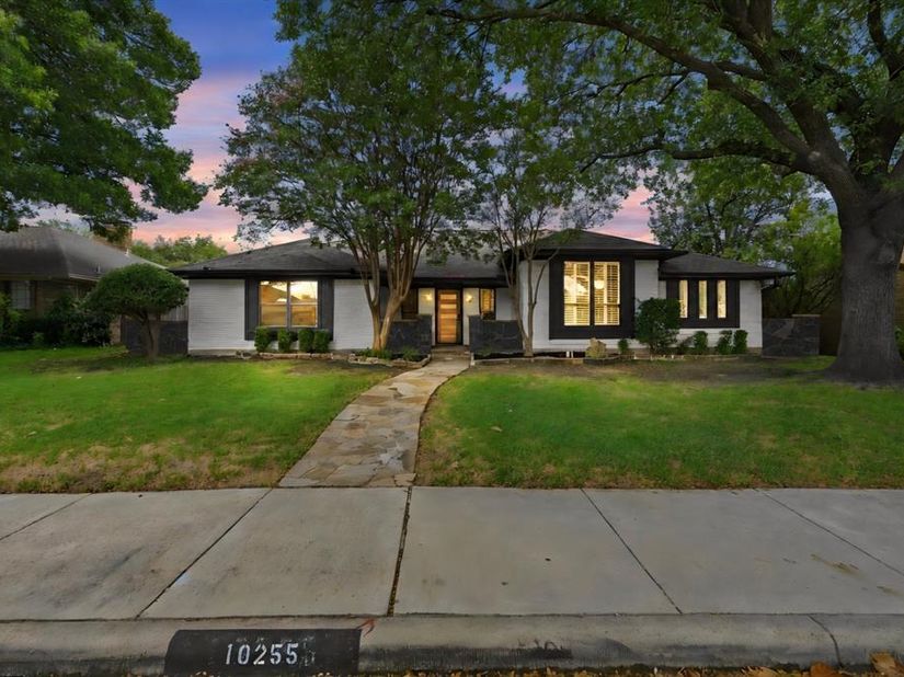 10255  Chimney Hill Lane , Dallas Texas 75243