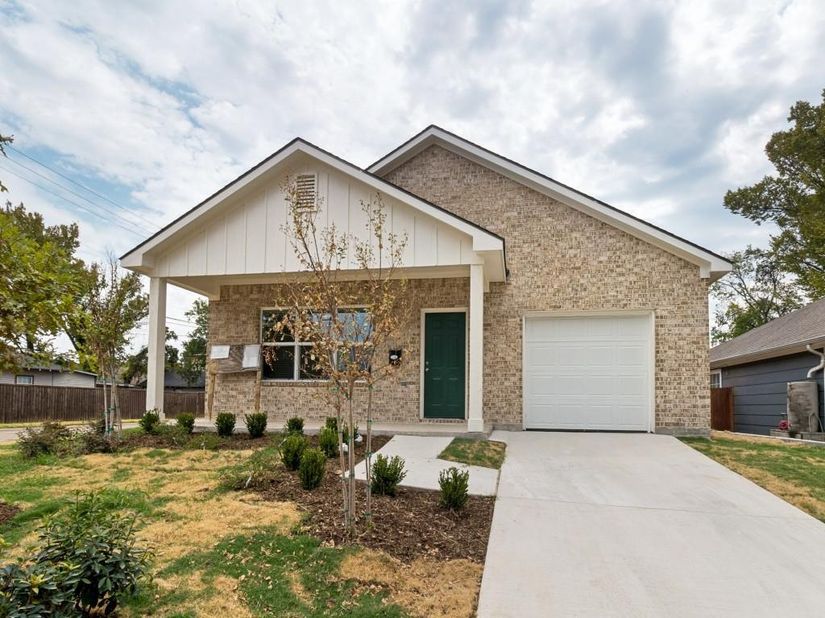 2650  Southland Street , Dallas Texas 75215