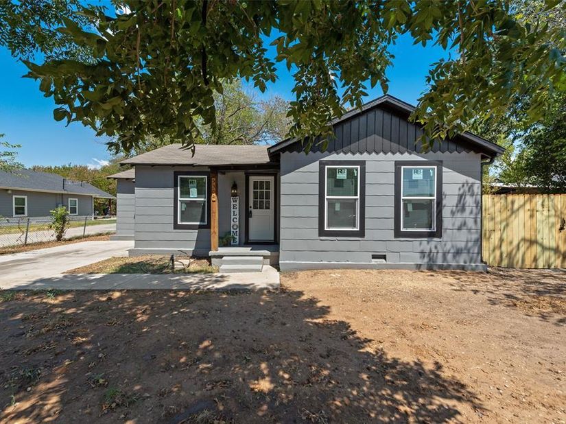 5304  Notre Dame Avenue , River Oaks Texas 76114