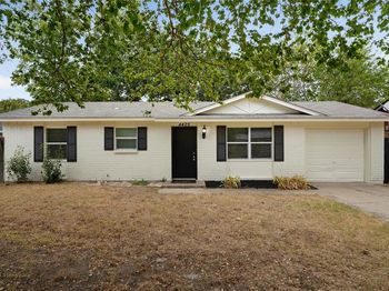 4425  Central Lane 