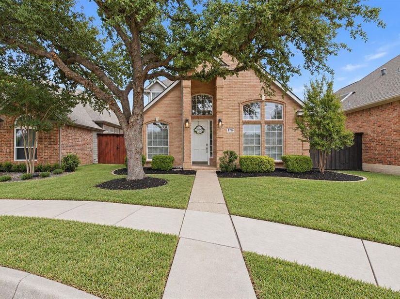 8716  Falls Road , Irving Texas 75063