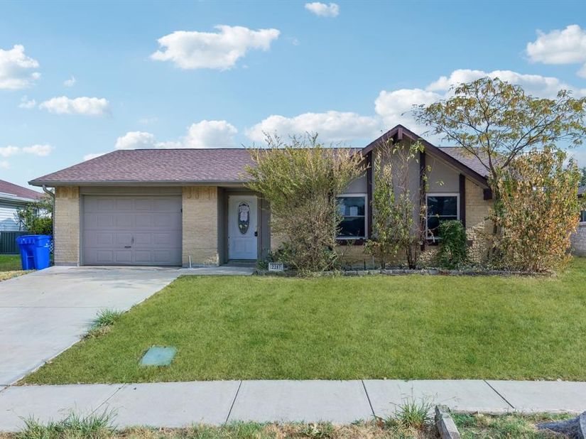 2217  Lockwood Drive , Carrollton Texas 75007