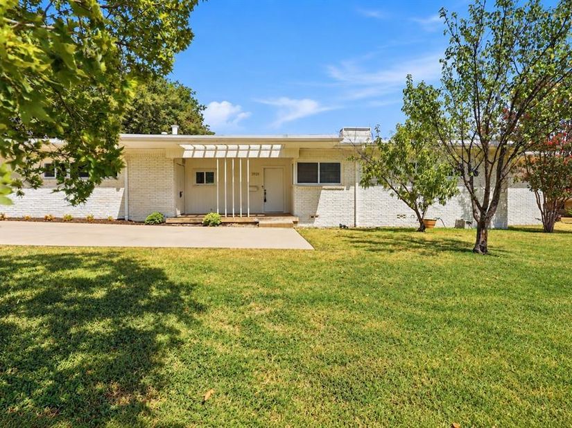 3921  Clayton Road E, Fort Worth Texas 76116