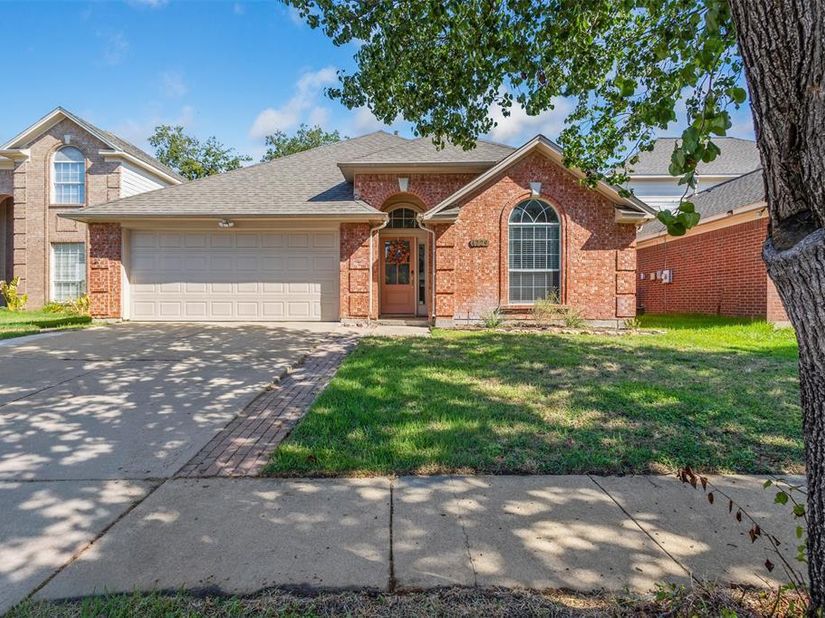 4729  Grant Park Avenue , Fort Worth Texas 76137